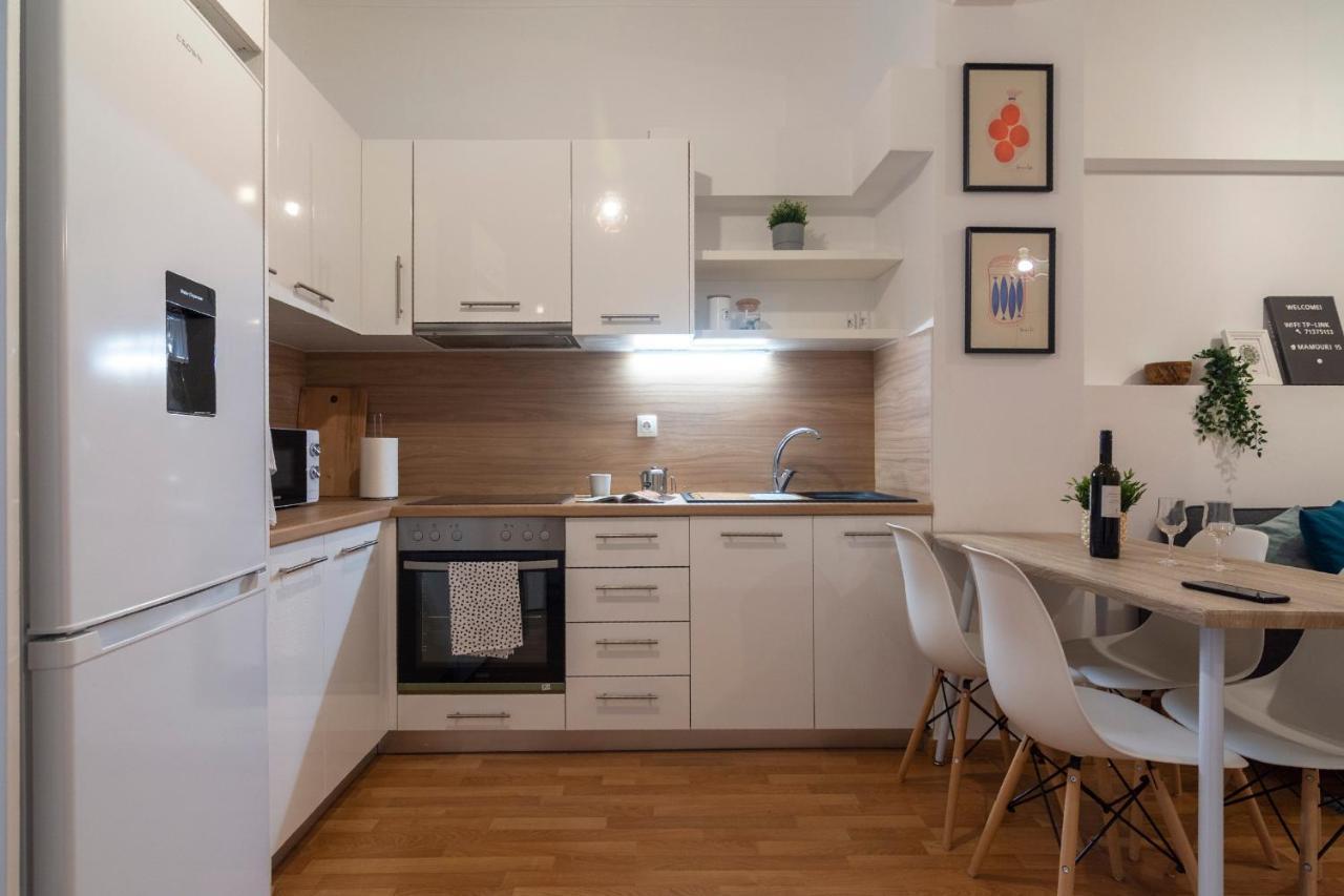 Modern 2Bd Apt In Athens , 3-Min Metro Екстер'єр фото